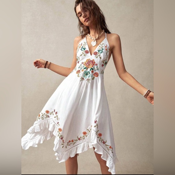 Boho Floral Embroidered Halter Style Handkerchief Midi Dress•Womens•Size Medium - Picture 13 of 13